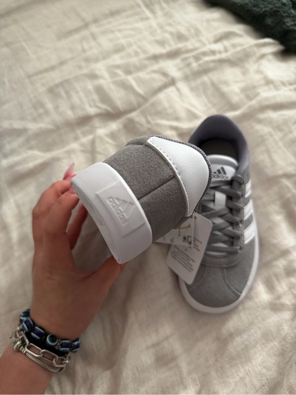NEW Adidas Kids' VL Court 3.0 Gray & White Sneakers - Picture 4 of 7